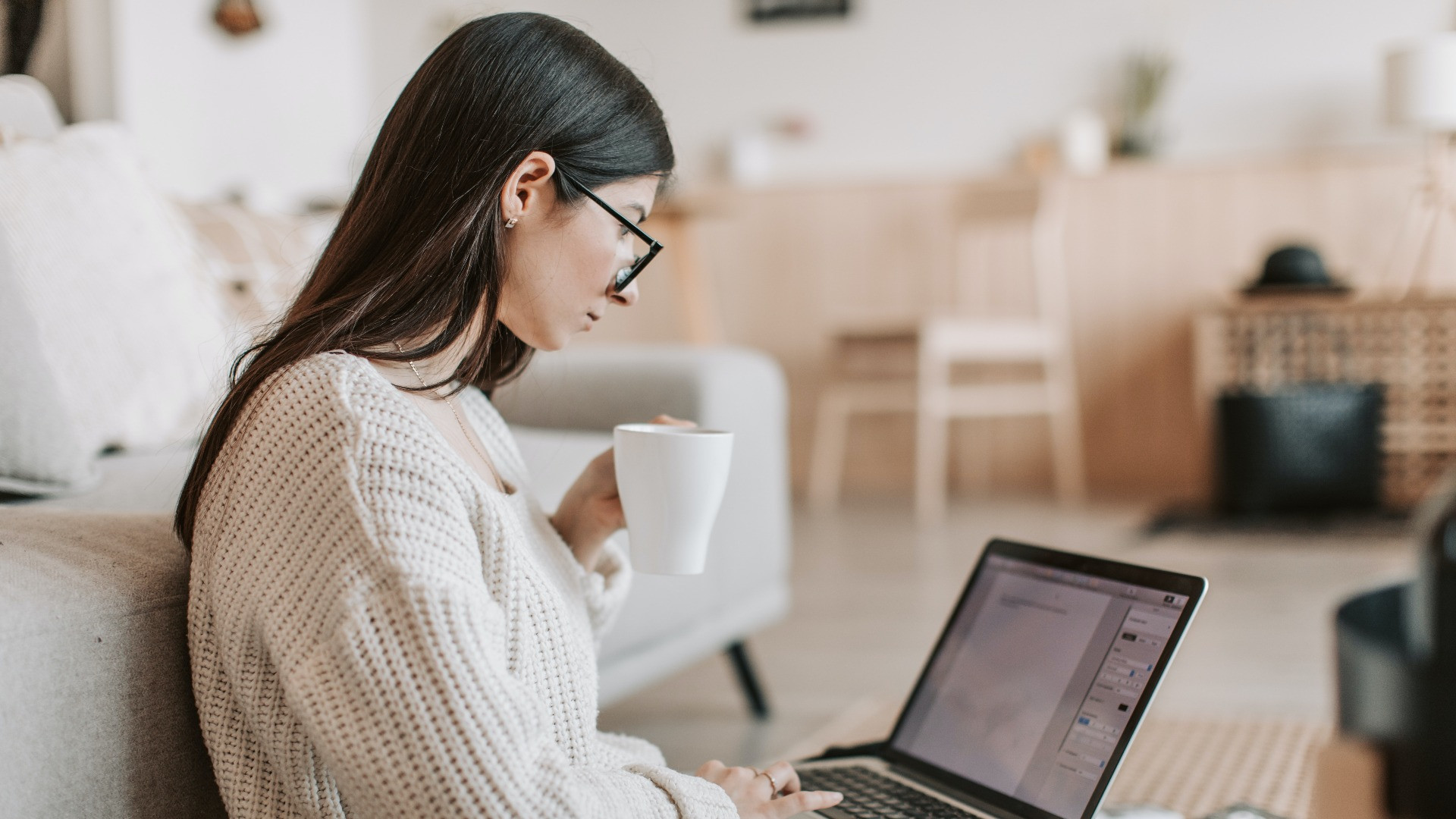 pexels-vlada-karpovich-4050350